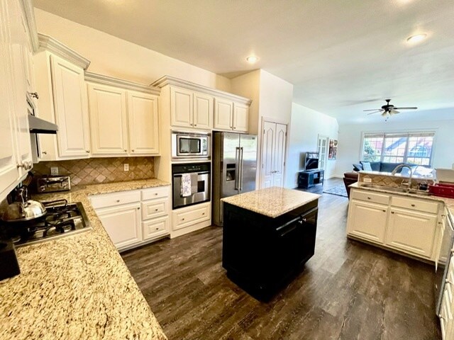 Building Photo - 4090 W Stoney Bend Dr