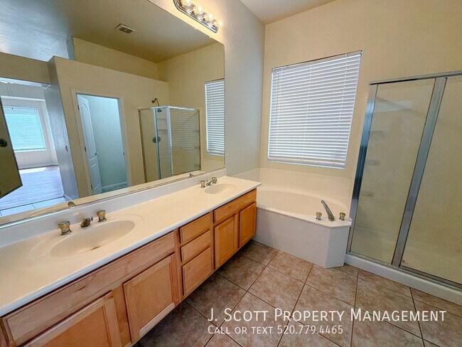 Building Photo - 279 W Desert Ave