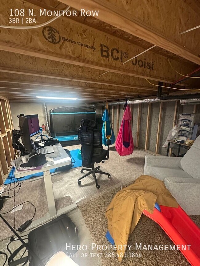 Building Photo - 108 N Monitor Row