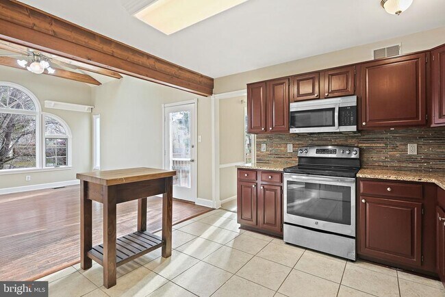 Building Photo - 20657 Anndyke Way