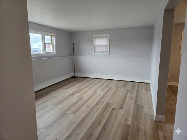 Building Photo - 2015-2017 Corbin Ave