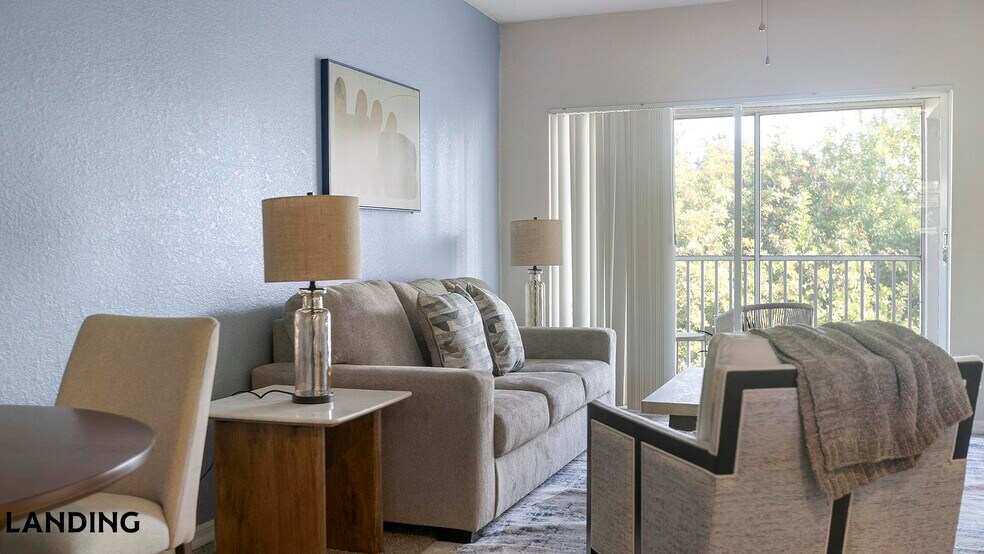 Building Photo - 3695 Island Club Dr