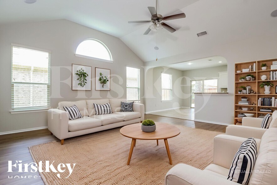 Building Photo - 1100 Nora Ln