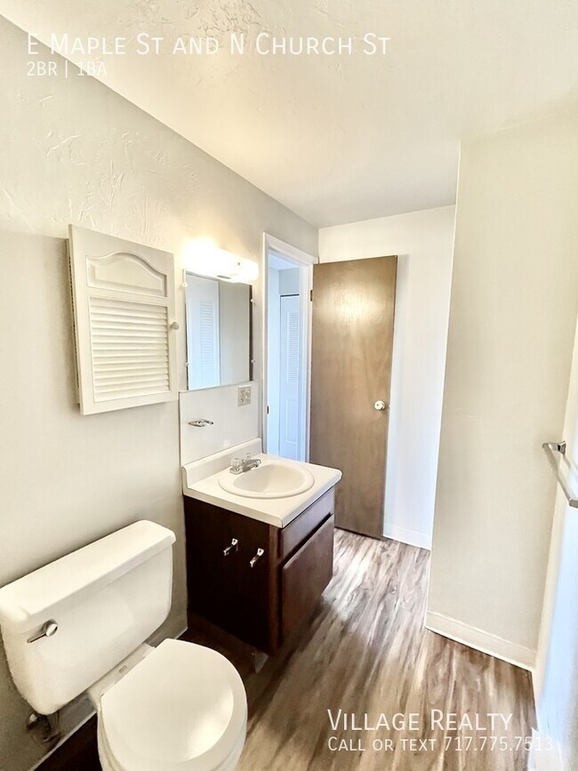 Building Photo - 361 E Maple St