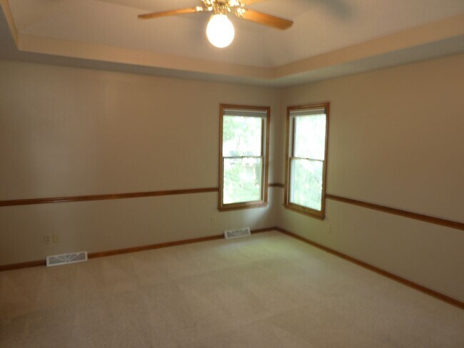 Building Photo - Beautiful home off Chapel Hill Rd