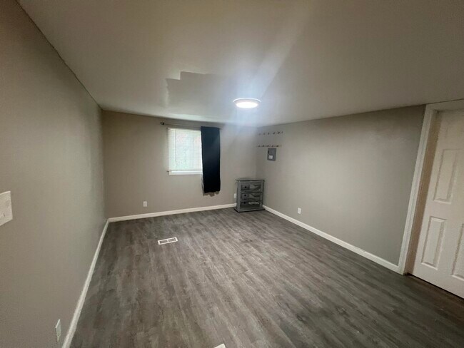 Building Photo - 69470 Midpark Dr