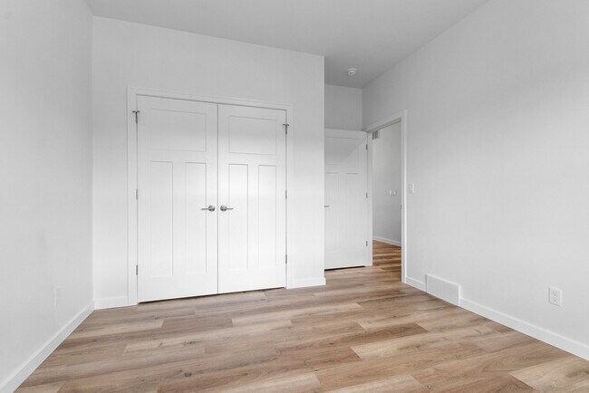 Building Photo - 2709 Sachet Pl