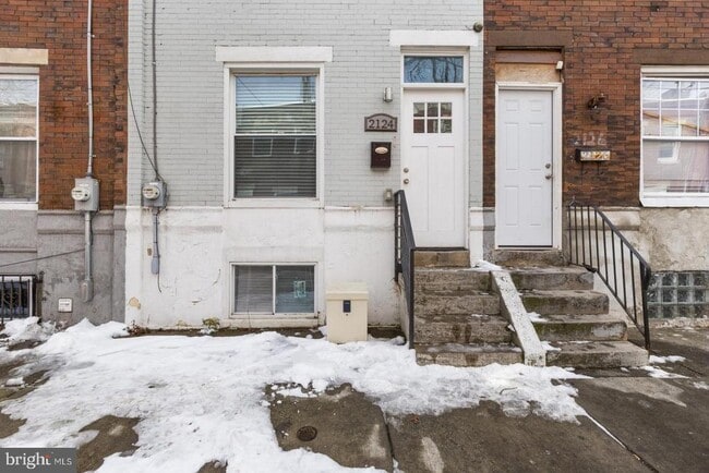 Building Photo - 2124 Sigel St