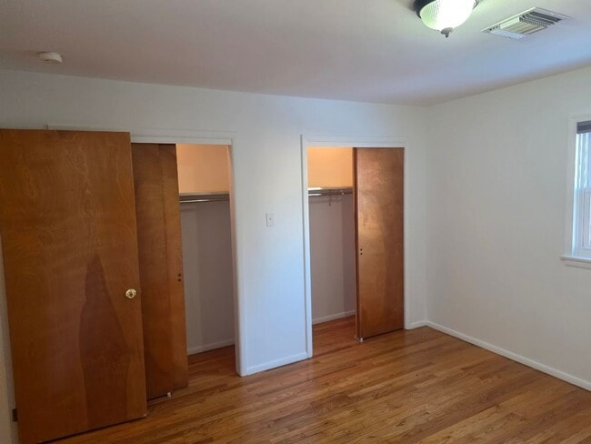 Building Photo - For Rent