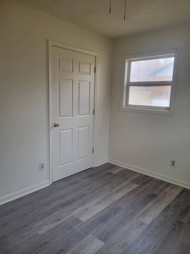 Building Photo - 71 Fox Den Ln