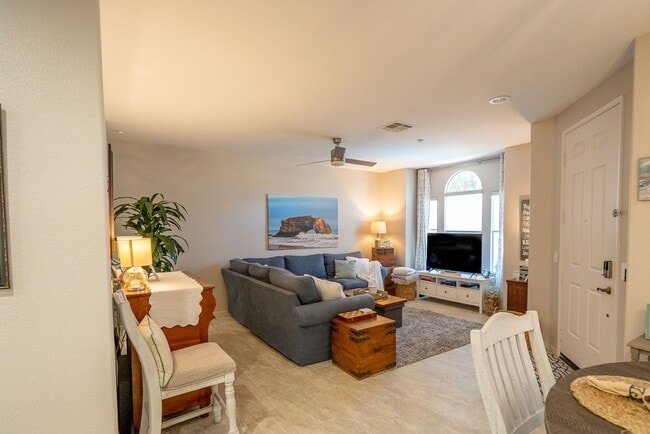 Building Photo - Beautiful Home in San Elijo, Morgans Corner!