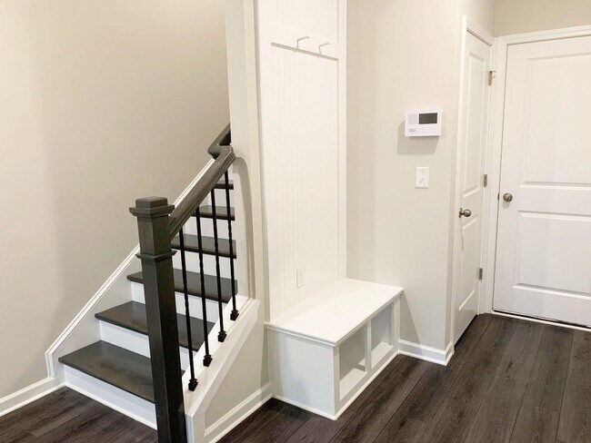 Building Photo - 6023 Skellig St