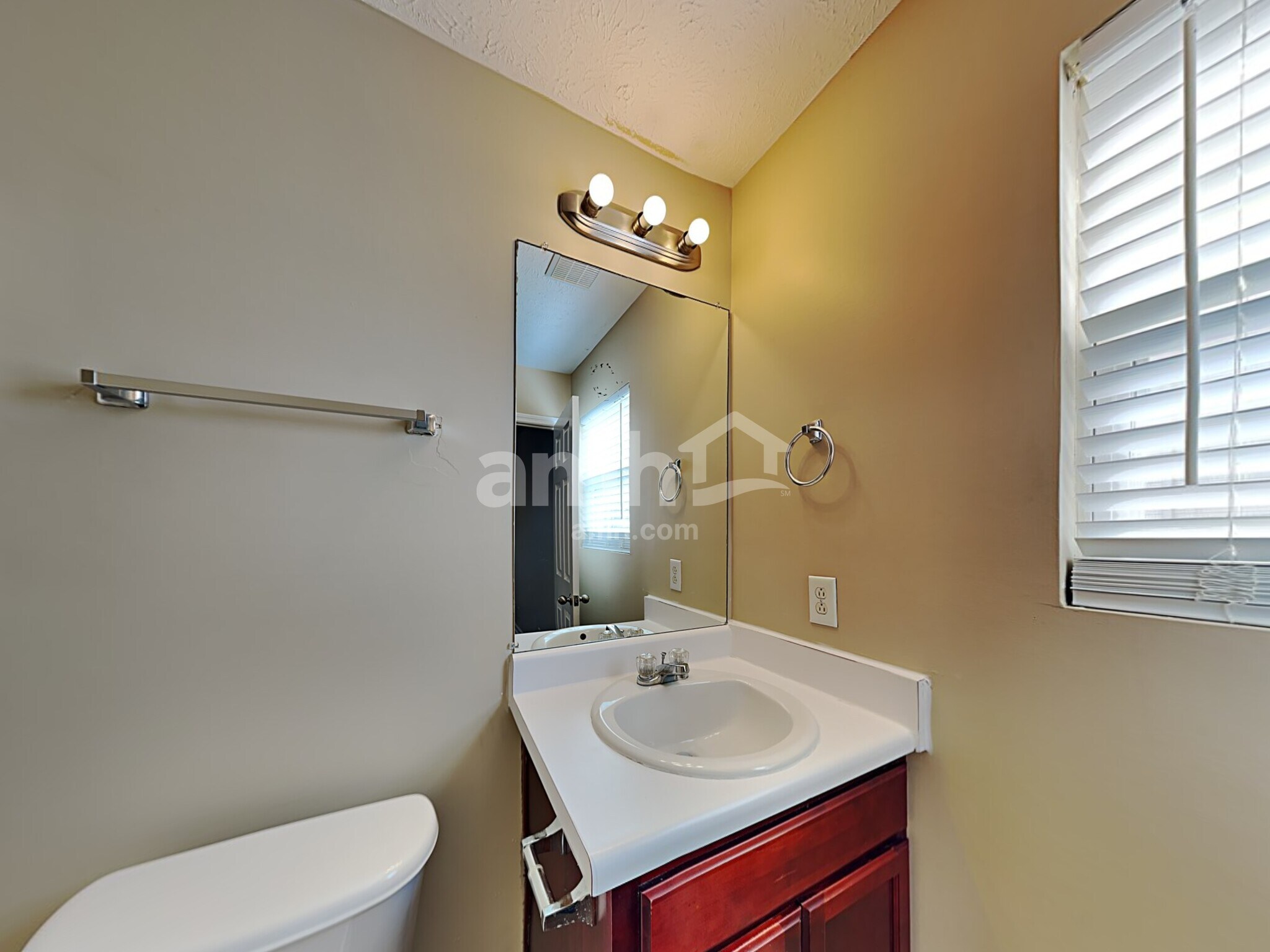 Building Photo - 2721 Apostle Ln