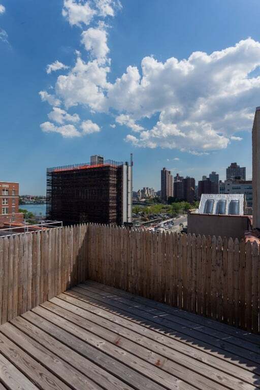 Building Photo - 338 E 100th St