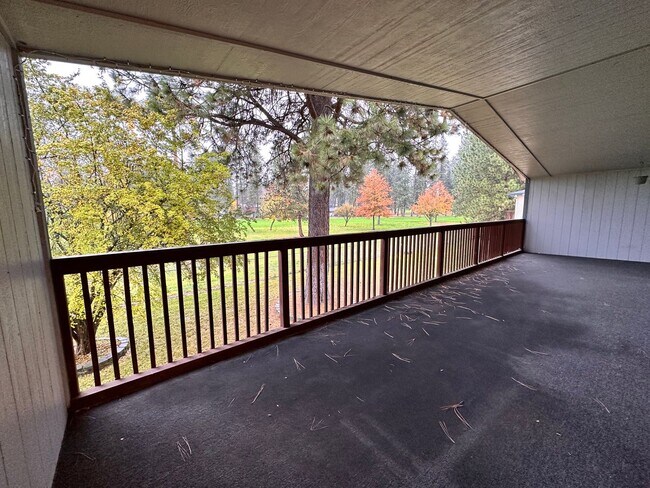 Building Photo - 1877 Fairway Dr