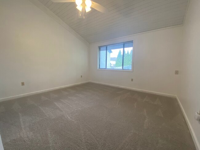 Building Photo - 2420 Volunteer Pkwy