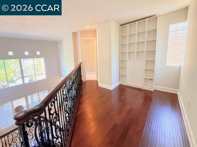 Building Photo - 6220 Lakeview Cir