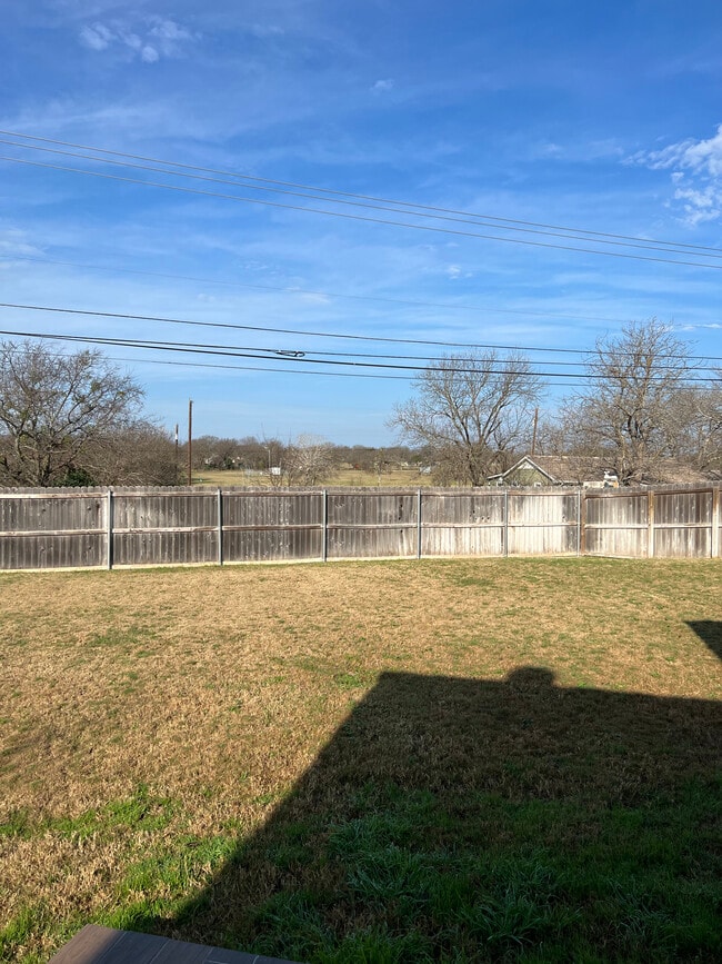 Building Photo - 8119 Redbrush