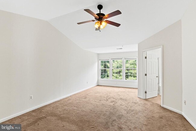 Building Photo - 7039 Oak Grove Way