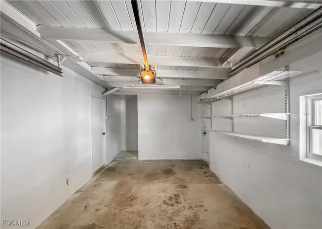 Building Photo - 1918 Grace Ave