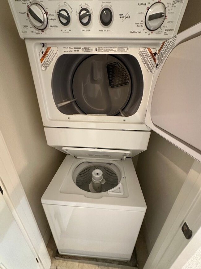 Building Photo - Welcome to modern luxury living in the hea...