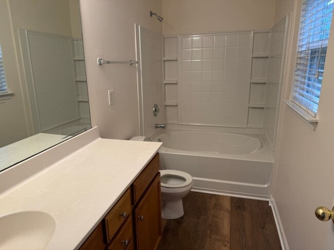 Building Photo - Lovely 3 Bedroom Home in Kyliglen!