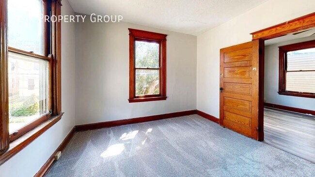 Building Photo - 2339 Rohs St