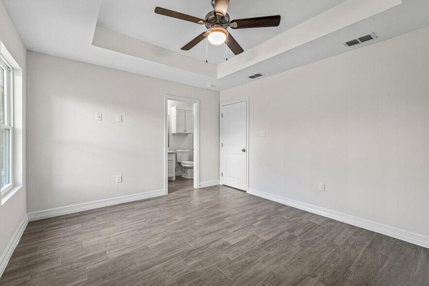 Building Photo - 835 E Taylor St