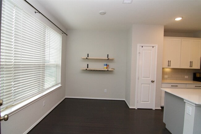 Building Photo - 10957 Cannes Memorial Dr