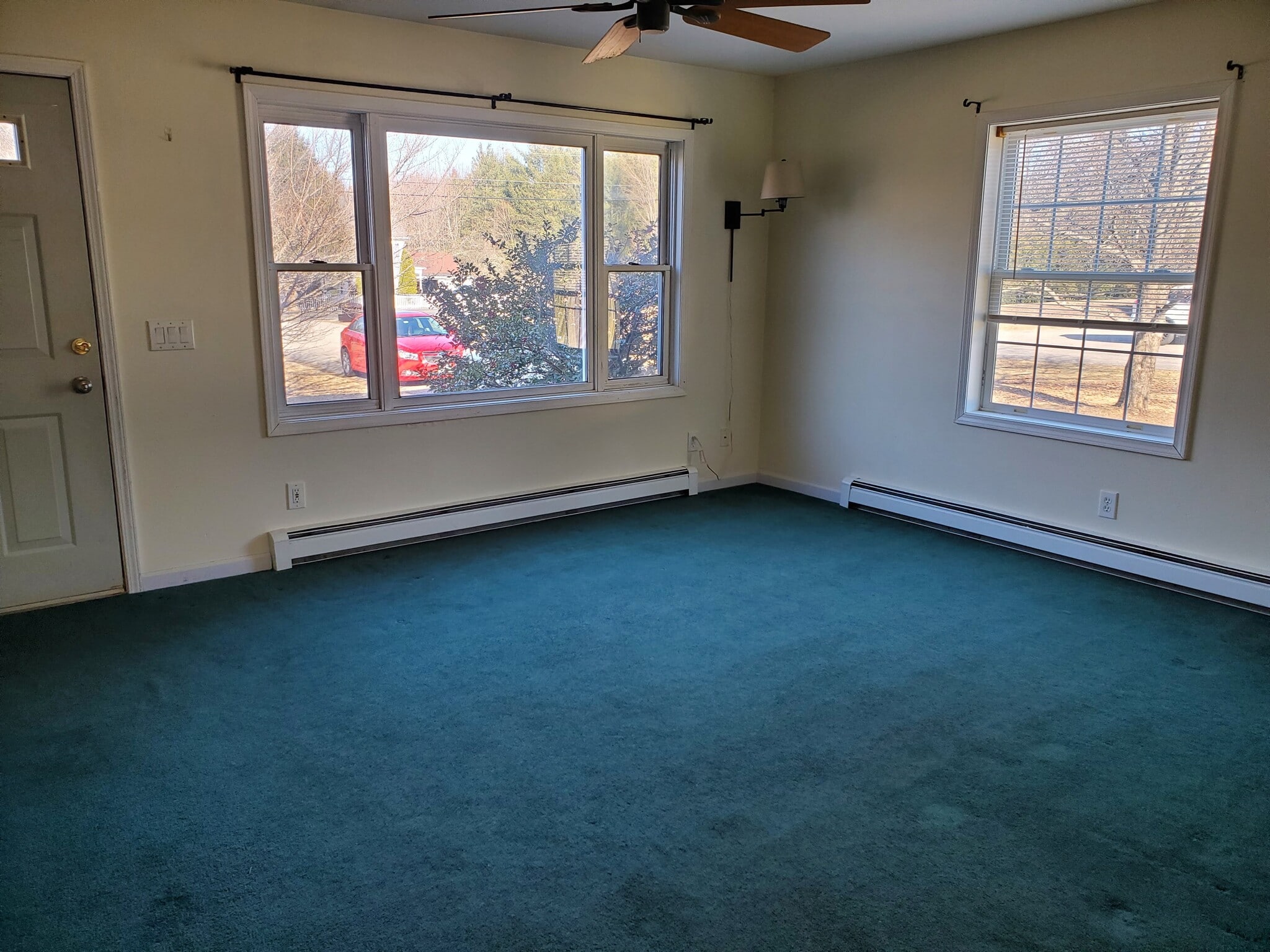 Building Photo - 951 Salmon Falls Rd