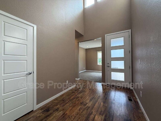 Building Photo - 10808 Salida St