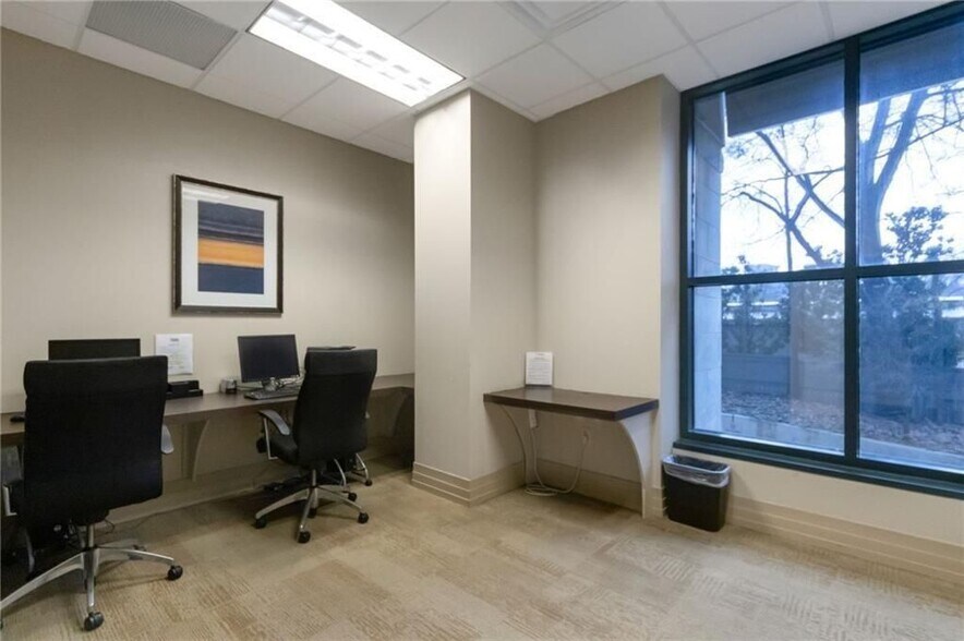 Building Photo - 3040 Peachtree Rd