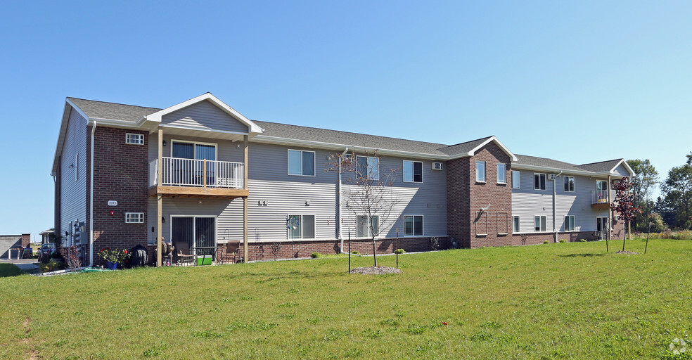 Building Photo - Manitowoc Lake Breeze Apartments