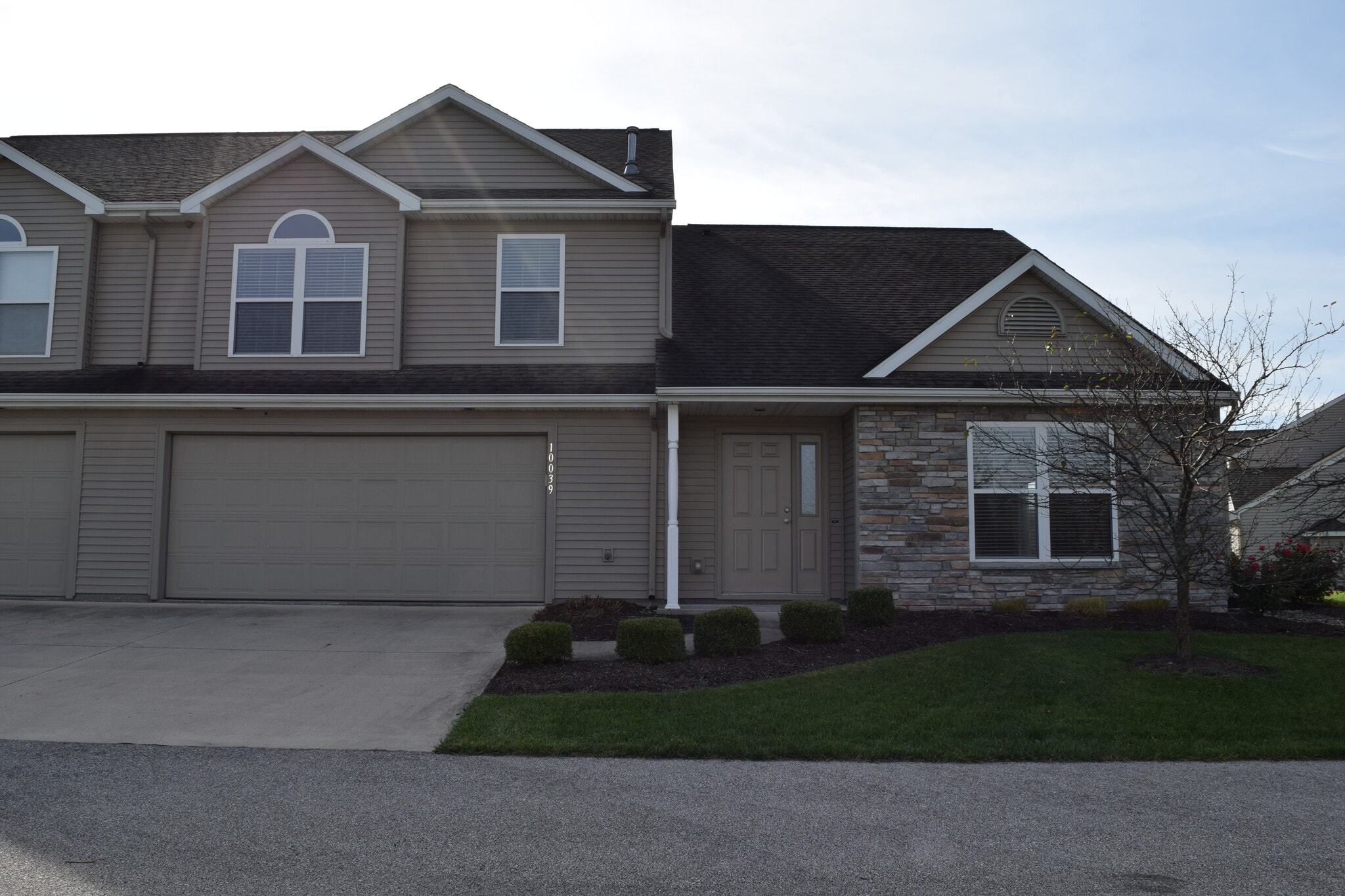 Building Photo - 10039 Oak Trail Rd