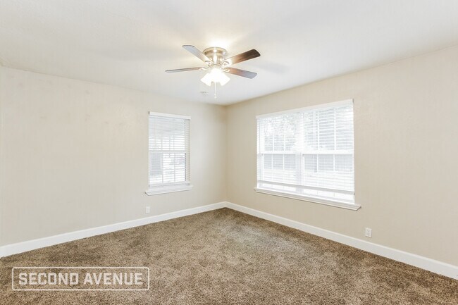 Building Photo - 2114 S Tyler St