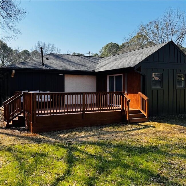 Building Photo - 2054 Fargo Pl SE