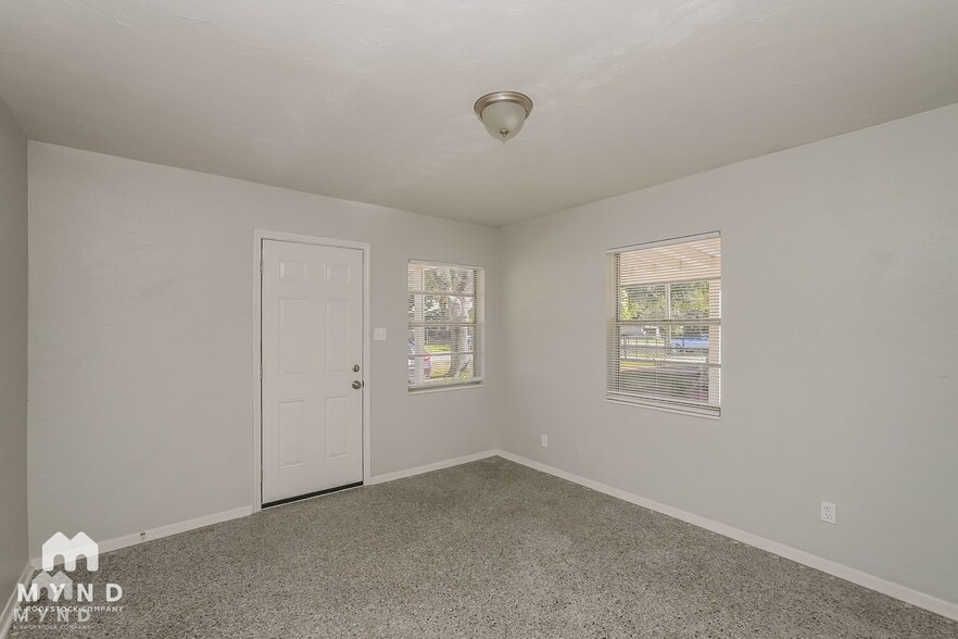 Building Photo - 1505 E Genesee St