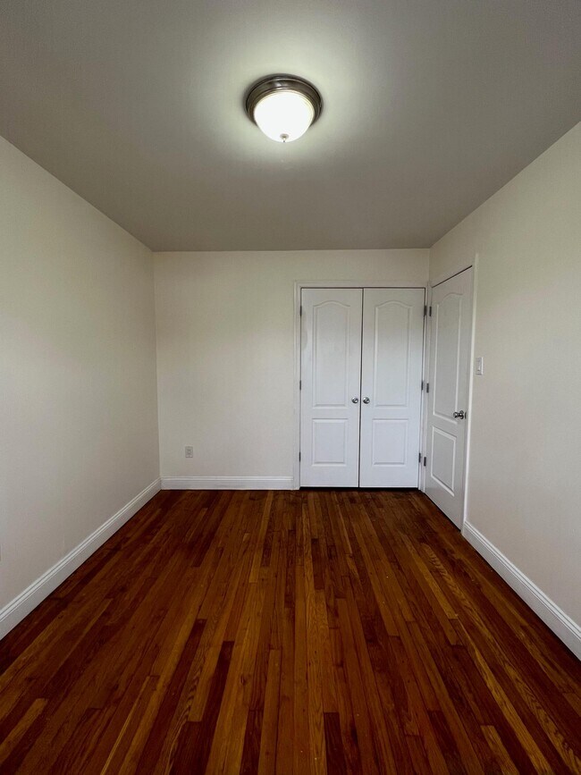 Building Photo - 4385 Wickham Ave