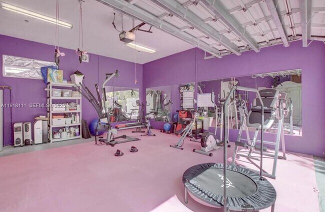 Building Photo - 601 NE 11th Ave