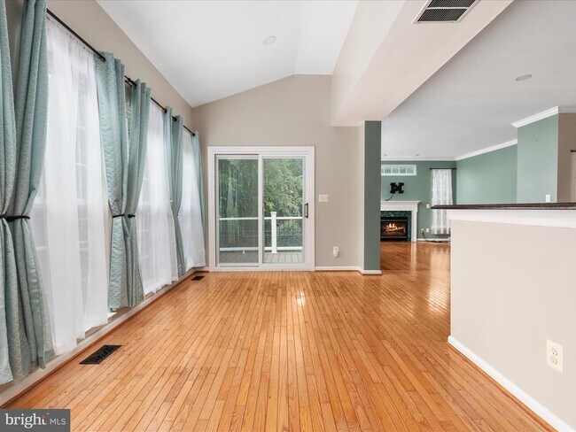 Building Photo - 10625 Wulford Ct
