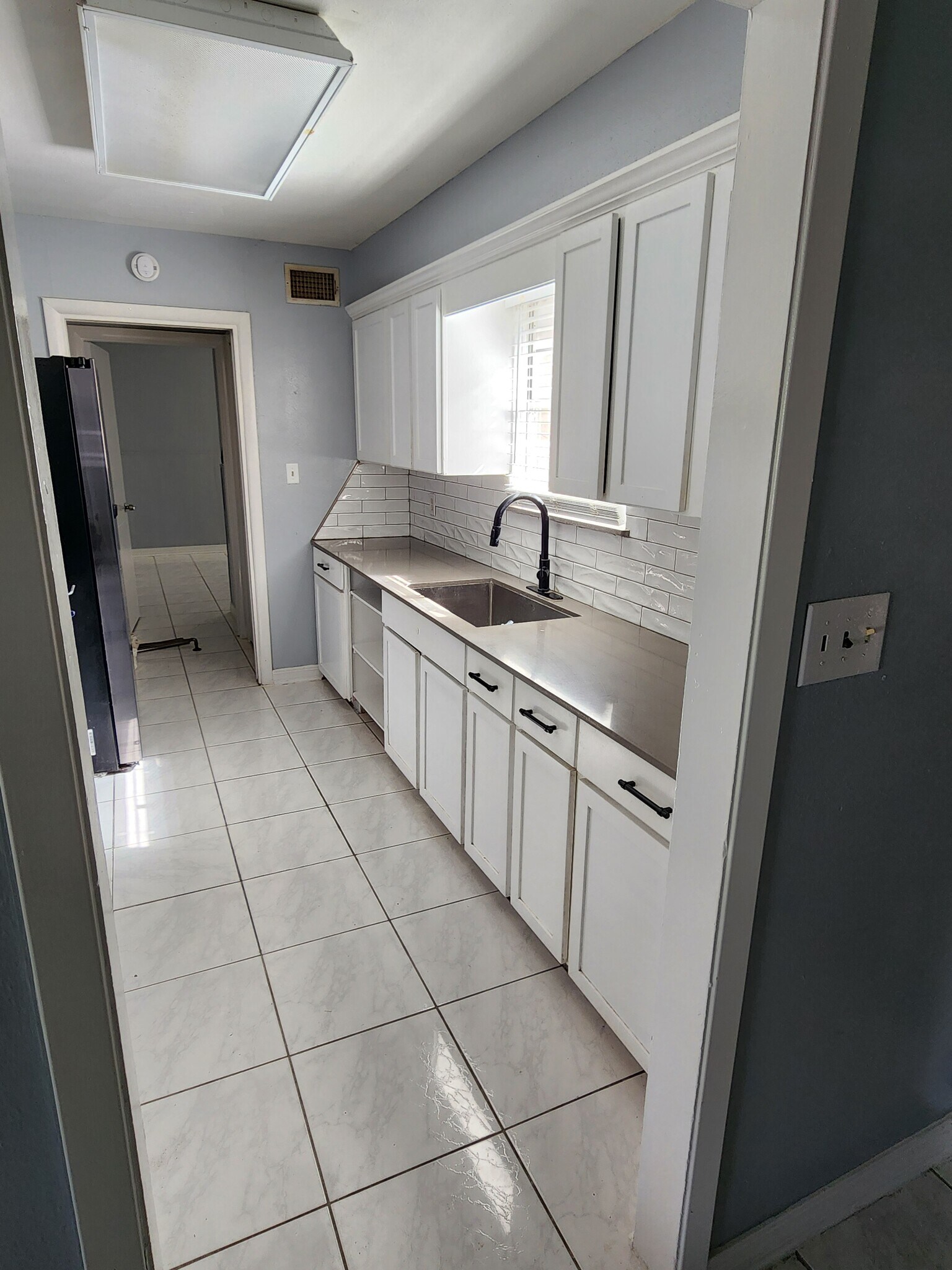 Building Photo - 304 Staunton St