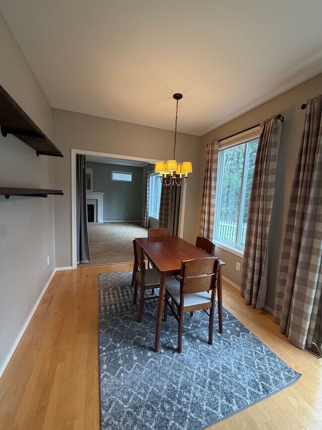 Building Photo - 2060 Hammond Ave