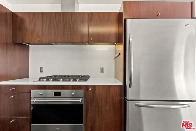 Building Photo - 1155 S Grand Ave