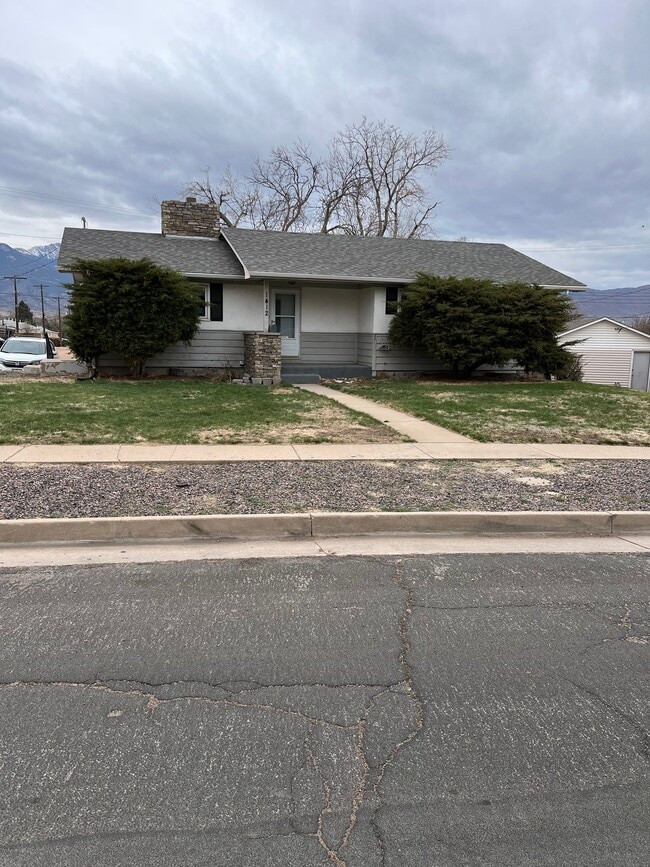 Building Photo - 1412 N Foote Ave