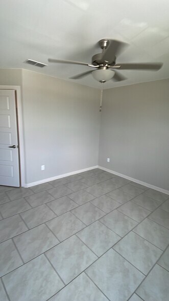 Building Photo - 2369 Grove Ln