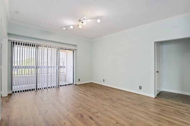 Building Photo - 2209 S Braeswood Blvd