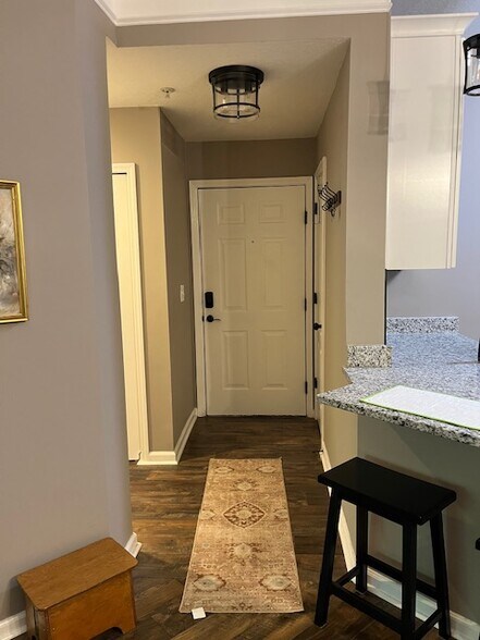 Building Photo - 1300 Park W Blvd