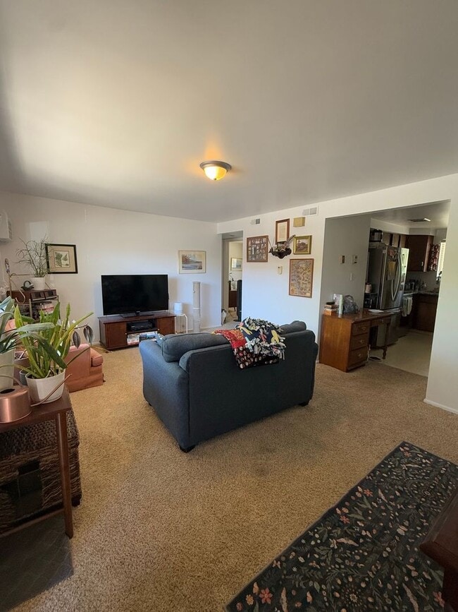 Building Photo - 2 Bed 1 Bath Orem Apartment by Orem Library