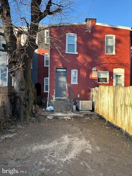 Building Photo - 747 S Lime St