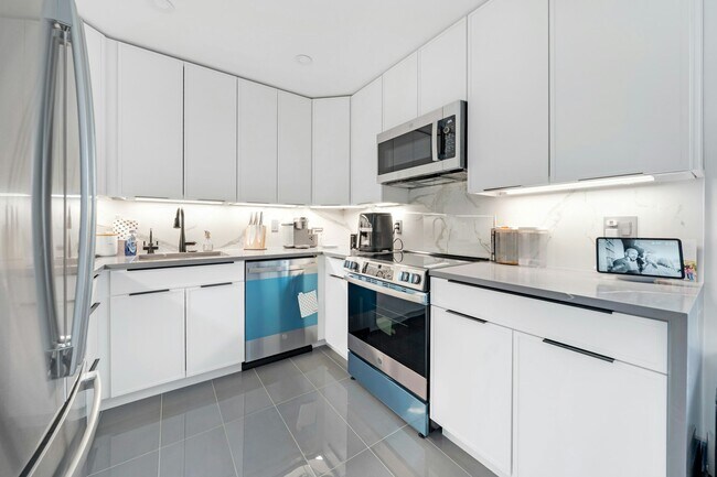 Building Photo - 228 Johnson